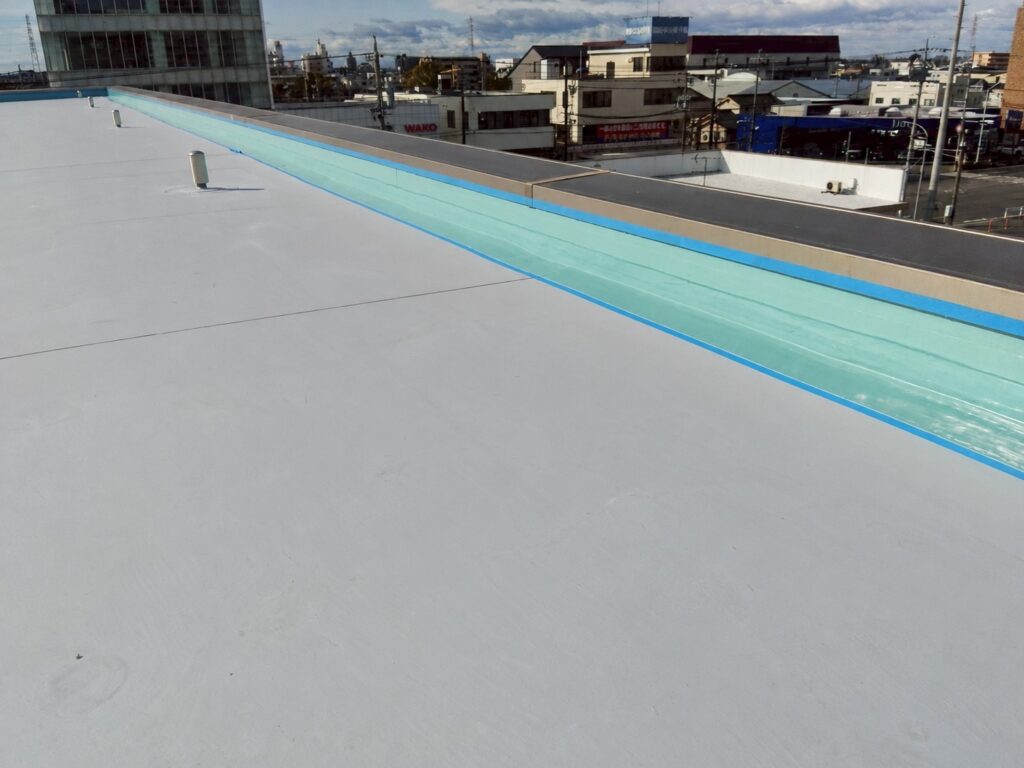 屋上防水工事 ウレタン塗布2層目