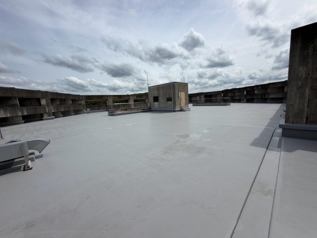 施設屋上の防水工事 屋上の防水面・別角度